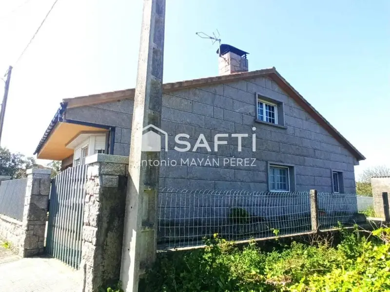 Chalet en venta en Aguiño Ribeira A Coruña