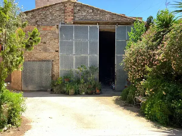 Masia en venta Sant Pere Pescador para reformar