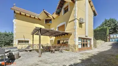 Casa en Venta El Casar 4 Dormitorios Piscina Bodega