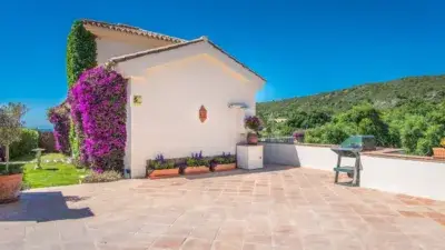 Villa de Lujo en Estepona Estilo Andaluz Contemporáneo