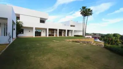 Villa de Lujo en Sotogrande Alto con Vistas al Mar