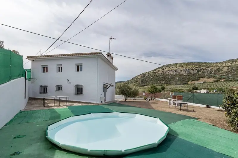 Venta Chalet con Chimenea en Colomera