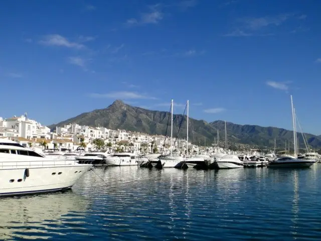 Piso de 2 Dormitorios en venta Puerto Banus, España