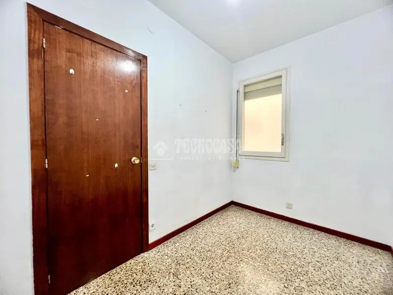 Piso en venta en Eixample - 111m2 - 4 habitaciones - 2 baños