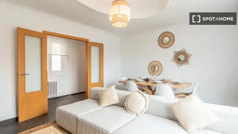Habitacion en Apartamento 7 Dormitorios L'Eixample Valencia