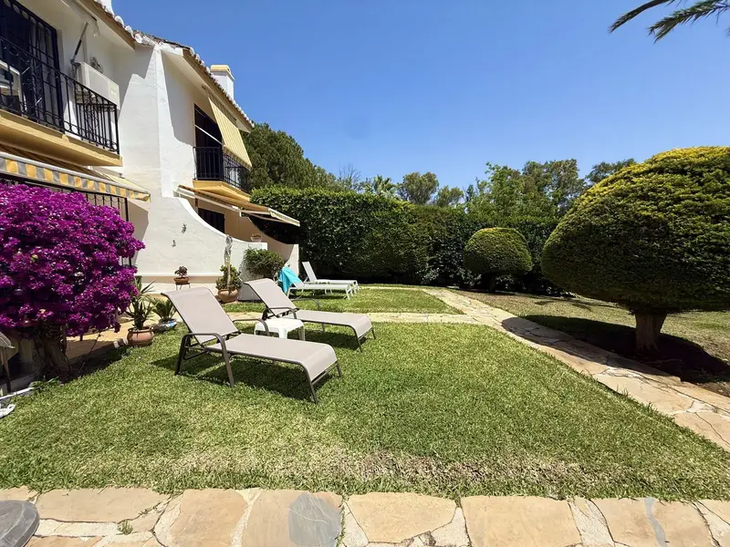 Adosado en Calahonda 2 Dormitorios Jardin Terraza Piscina