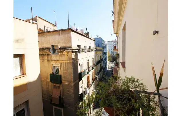 Apartamento en Alquiler en Barcelona Raval 90m2