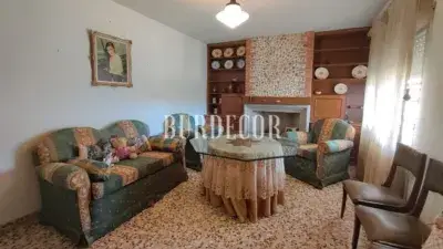 Chalet en Venta Maqueda Toledo con Piscina y Parcela Grande