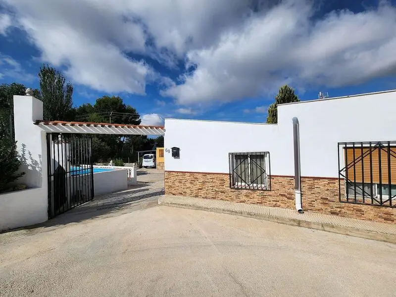 Casa 4 Dormitorios Sax Alicante Piscina Parcela