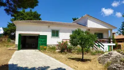 Chalet en venta en Calle Martin Gaite, Número 37