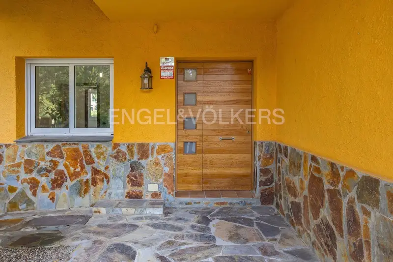 Chalet en Venta Sabadell 489m2 Jardin 2000m2 4 Habitaciones