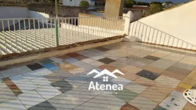 Casa en Venta en Minaya: Tranquilidad y Relax