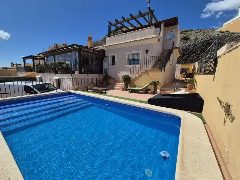 Villa en venta 4 dormitorios El Carmoli vistas al mar