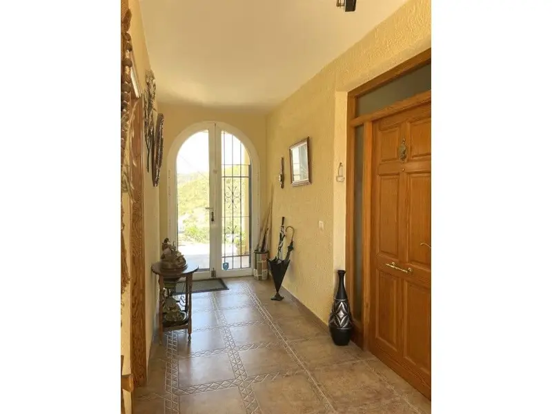 Chalet con dos apartamentos en Los Gallardos Almeria