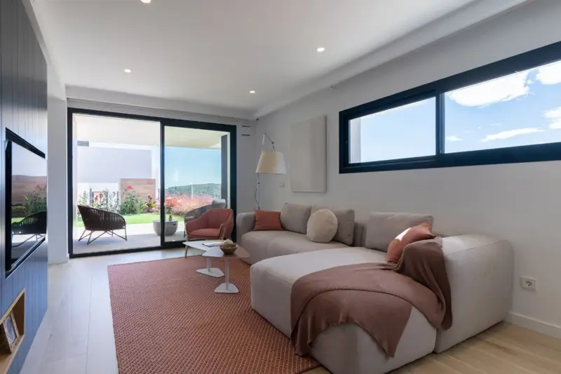 Planta Baja Moderna con Piscina en Benitachell Cerca de Moraira