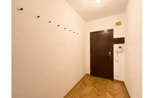 Habitaciones en Alquiler en Piso de 8 Habitaciones en Barcelona