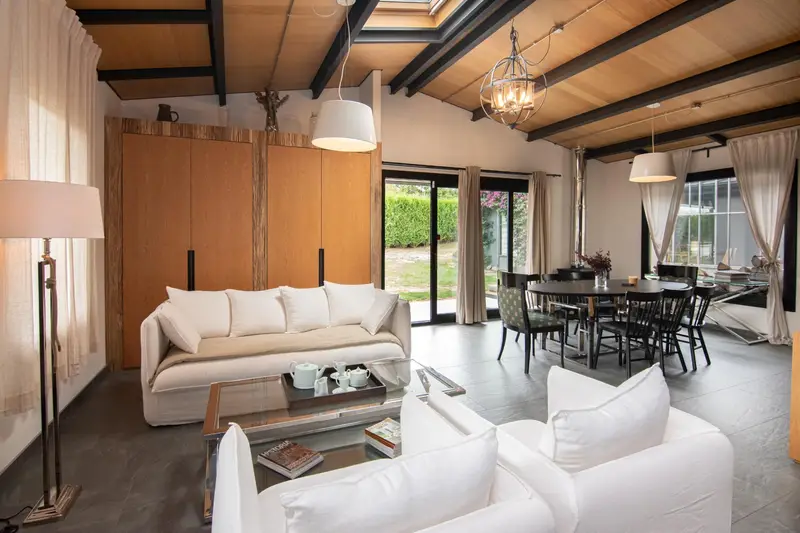 Venta de casa con piscina en Oleiros Población, Oleiros