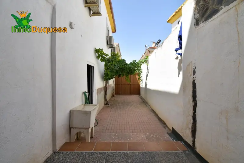 Casa en venta en Maracena 4 dormitorios Local Comercial