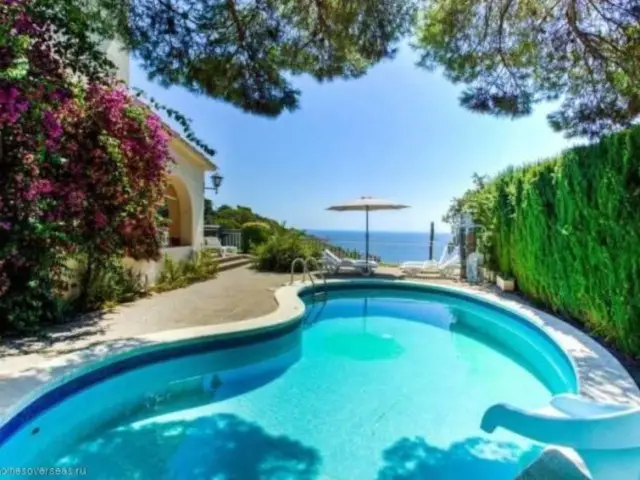 Casa-Villa de 5 Dormitorios alquiler Tossa de Mar, España