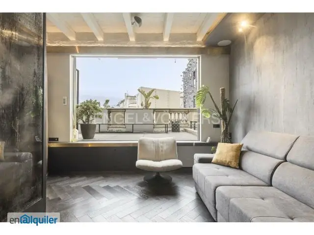 Alquiler Ático Lujo Gótico Barcelona Terraza 70m2