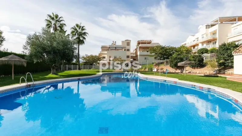 Piso en venta en Urbanizaci
 cerrada con piscina y padel