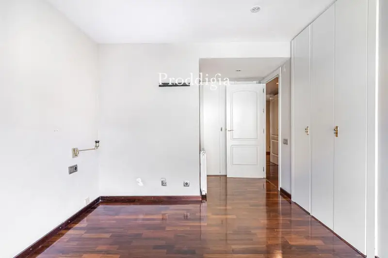 Piso Familiar en Les Tres Torres 170m2 4 Dormitorios 3 Baños Garaje Trastero