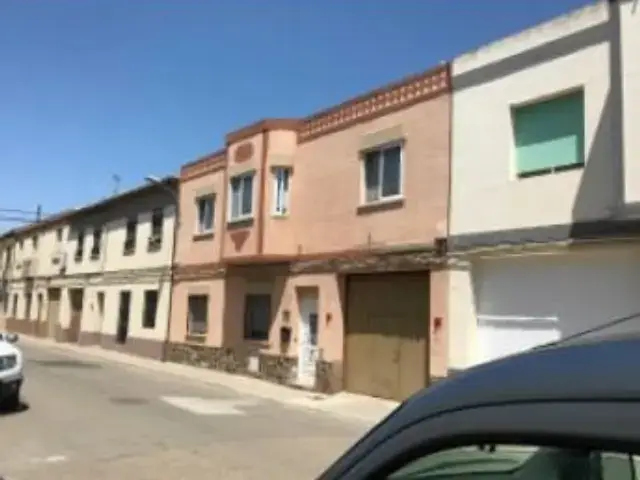 Casa adosada en venta en Calle de San Martín