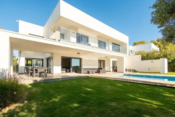 4 Bed Villa for sale