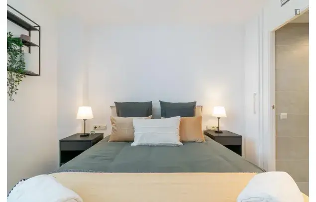 Apartamento 2 Dormitorios Barcelona Les Corts Amueblado Terraza