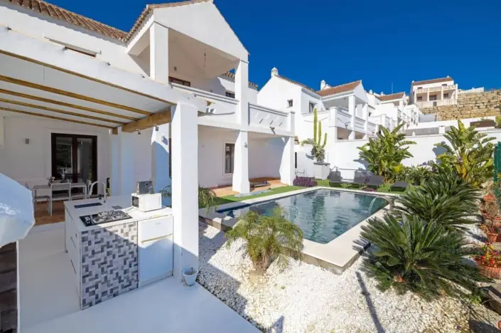 Villa de Lujo 4 Dormitorios Casares Costa Vistas al Mar Piscina Privada