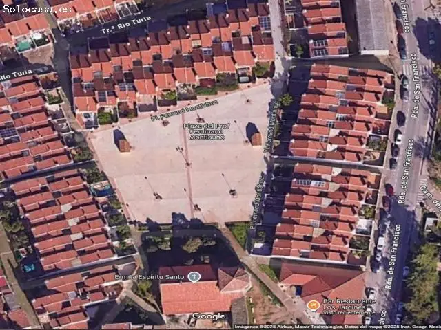 Unifamiliar Reformado en Los Jardines 3 Plantas 5 Dorm