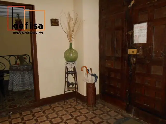 Casa en Venta en Valdepeñas con 12 Habitaciones y Terraza