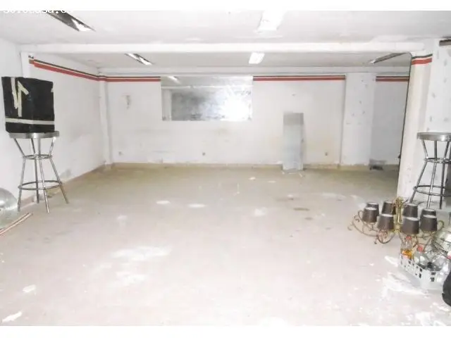 Local Comercial Santander 140m2 8m Fachada Zona Estaciones