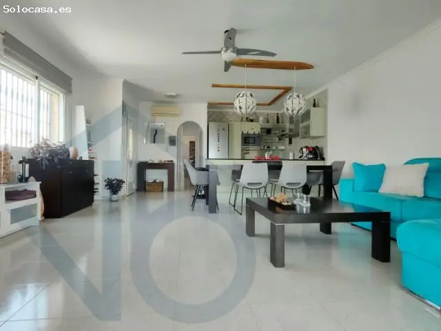 Villa en San Juan de los Terreros con Vistas al Mar y Piscina