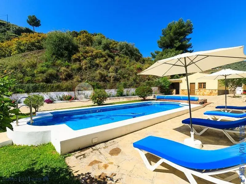 Villa en Venta Nerja 4 Dormitorios Piscina Privada
