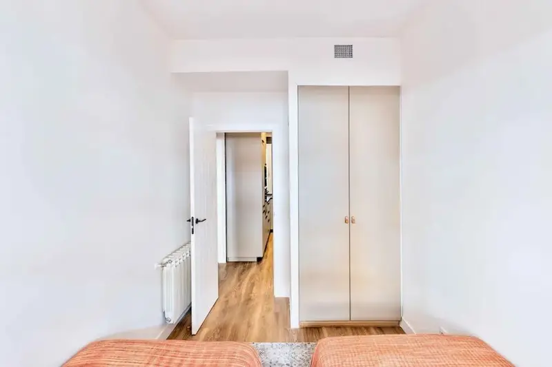Apartamento en alquiler Madrid 3 dormitorios 1 ba
										
										
									
								
							ño
