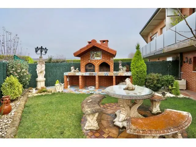 Chalet en Venta en Alegria Alava con Ascensor