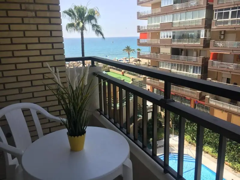 Apartamento en Los Boliches con Vistas al Mar Alquiler Vacacional