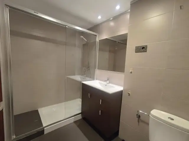 Habitacion Doble con Balcon en Piso Compartido