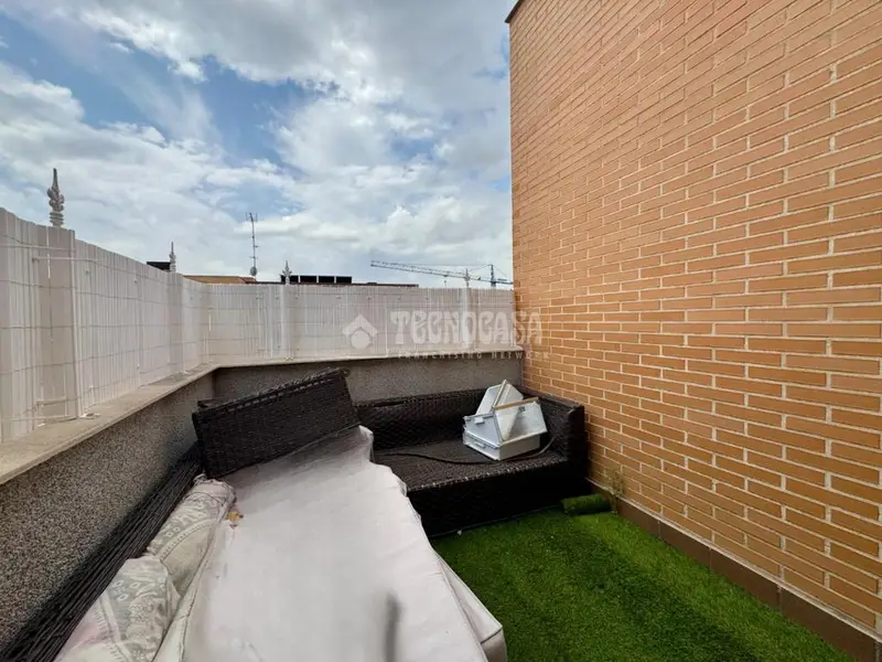 Apartamento en venta Parla Este con terraza y garaje
