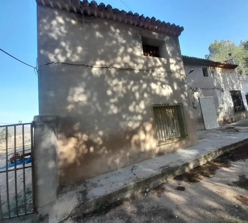 Casa de Campo con Dos Apartamentos en Monóvar