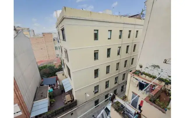 Habitacion en piso compartido en Gràcia Barcelona
