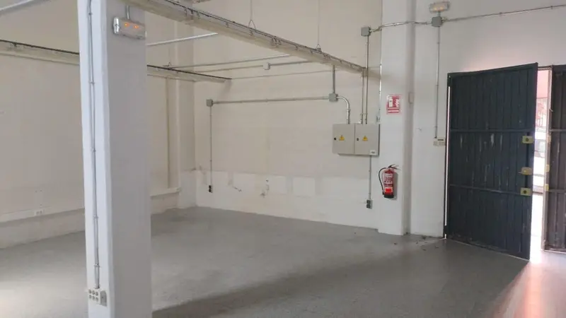 Local Comercial en Alquiler A Coru	
	
	
	
	
	
	
a Meicende