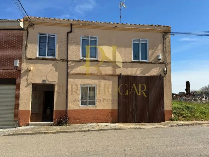 Venta Casa de 5 habitaciones en Miñambres de la Valduerna - Ref: 90