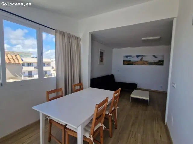Piso con Terraza y Vistas al Puerto en Cala Ratjada