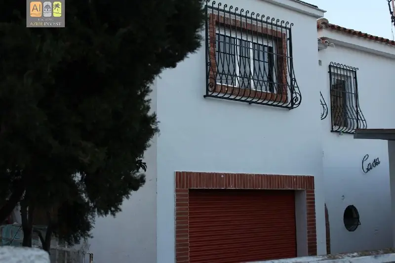 Venta Adosado con Patio en Centro L Alfas del Pi