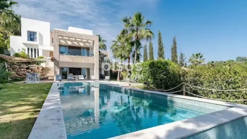 Villa de Lujo Costa del Sol Vistas al Mar Piscina Spa 4 Dormitorios