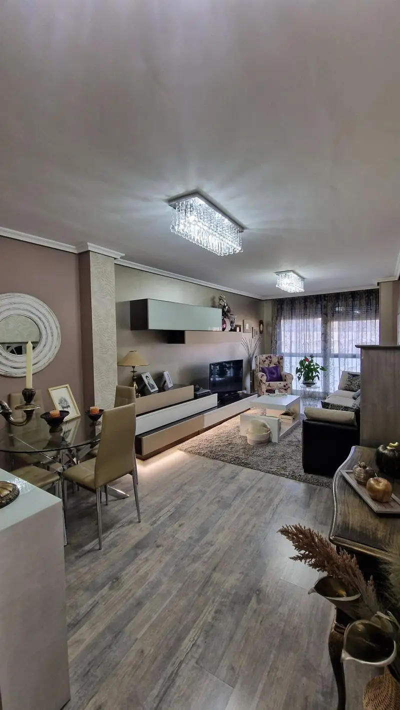 Venta Piso 110m2 Jardines de la Vega Torrelavega 3 Dorm Garaje Trastero