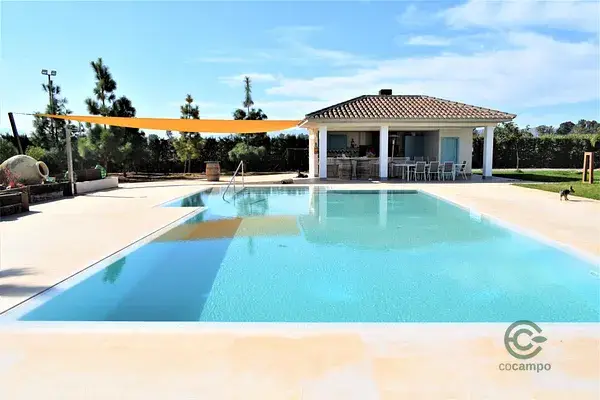 Villa de Lujo en Murcia con Piscina y Amplio Jardin