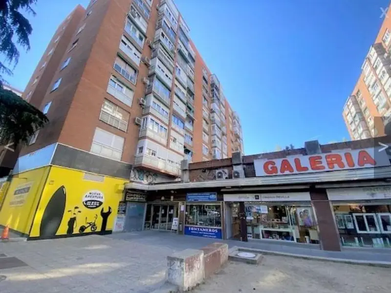 venta Local Comercial en Santa Eugenia, Villa de Vallecas (10MADRID9311871PUENTELARRA)- Globaliza